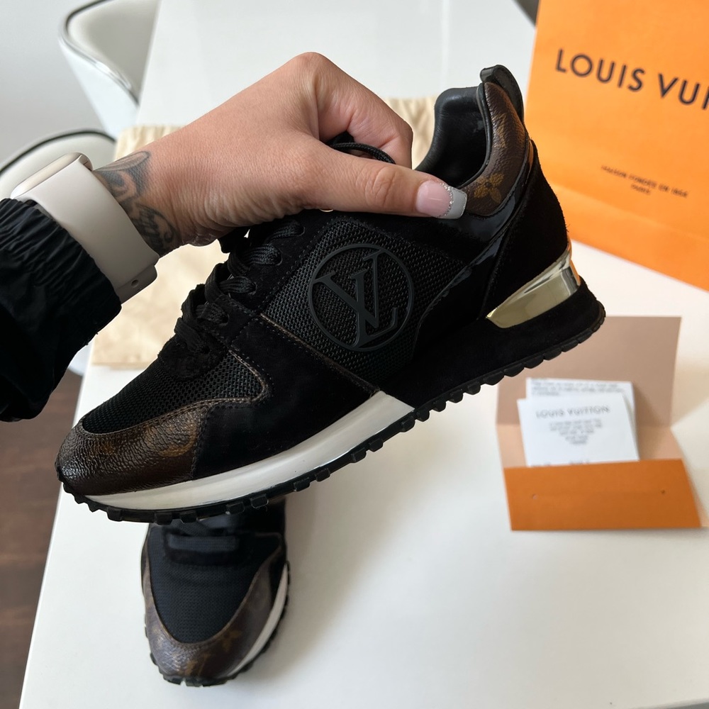 Pre- Loved Louis Vutton Runaway in size 36